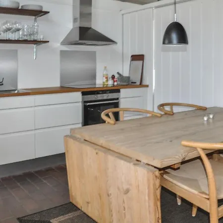 Сasa de vacaciones Two-bedroom Holiday In *