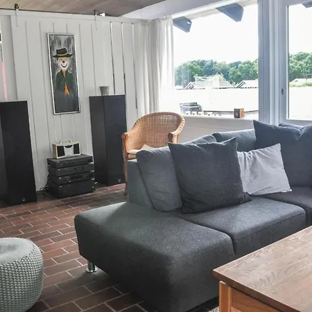 Σπίτι διακοπών Two-bedroom Holiday In